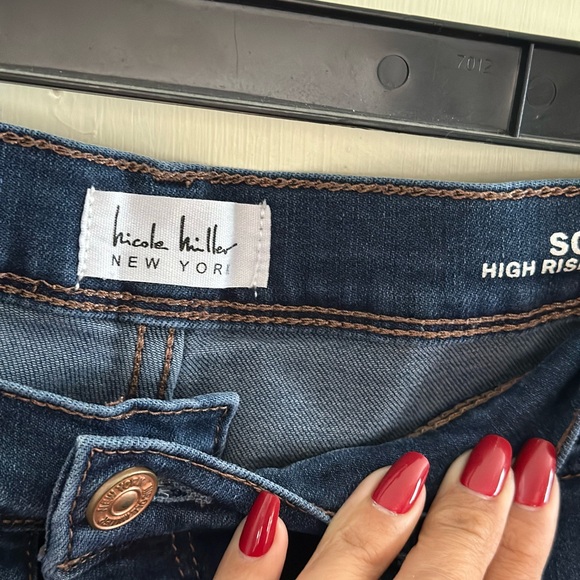 Nicole Miller High Rise Boot Cut Women’s Jeans. Size 8. - Picture 4 of 4